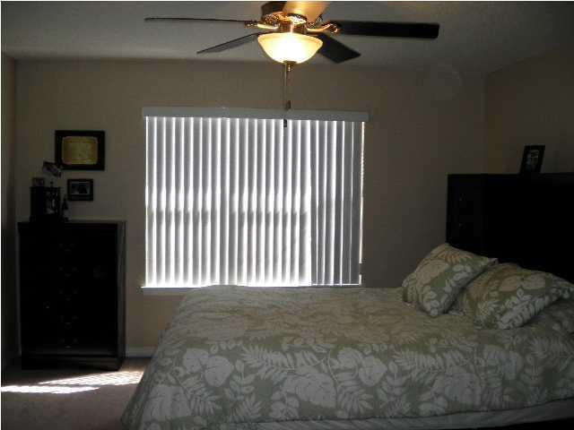 GOLDEN OAKS - Residential Lease