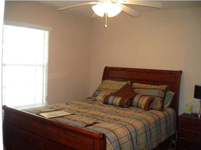 GOLDEN OAKS - Residential Lease