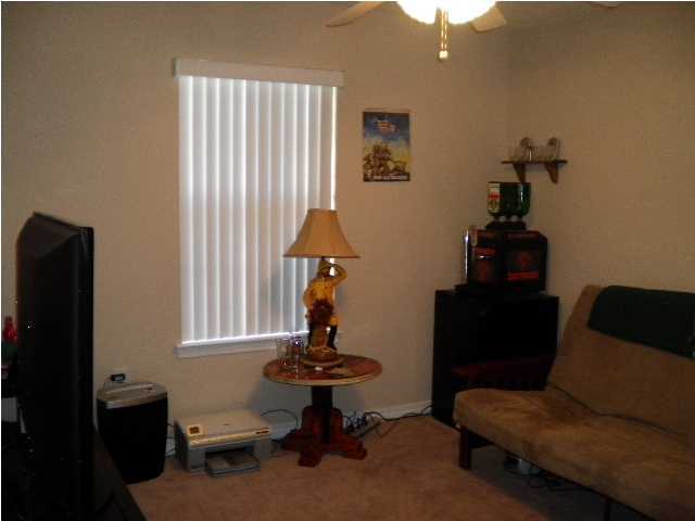 GOLDEN OAKS - Residential Lease