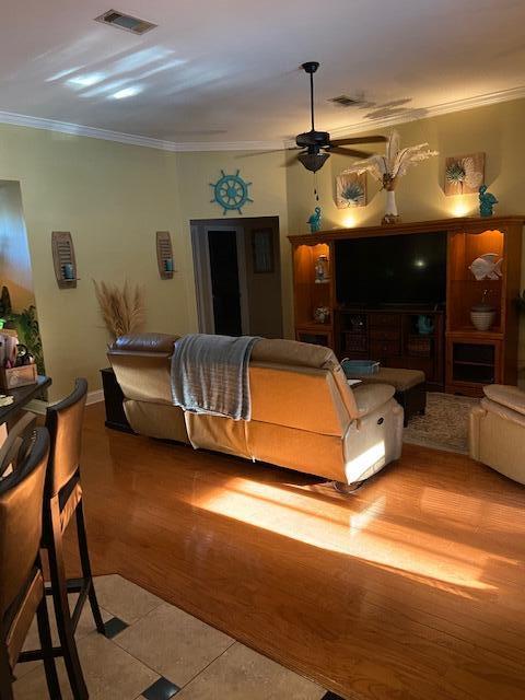 PELICAN BAY - Residential