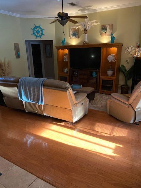 PELICAN BAY - Residential