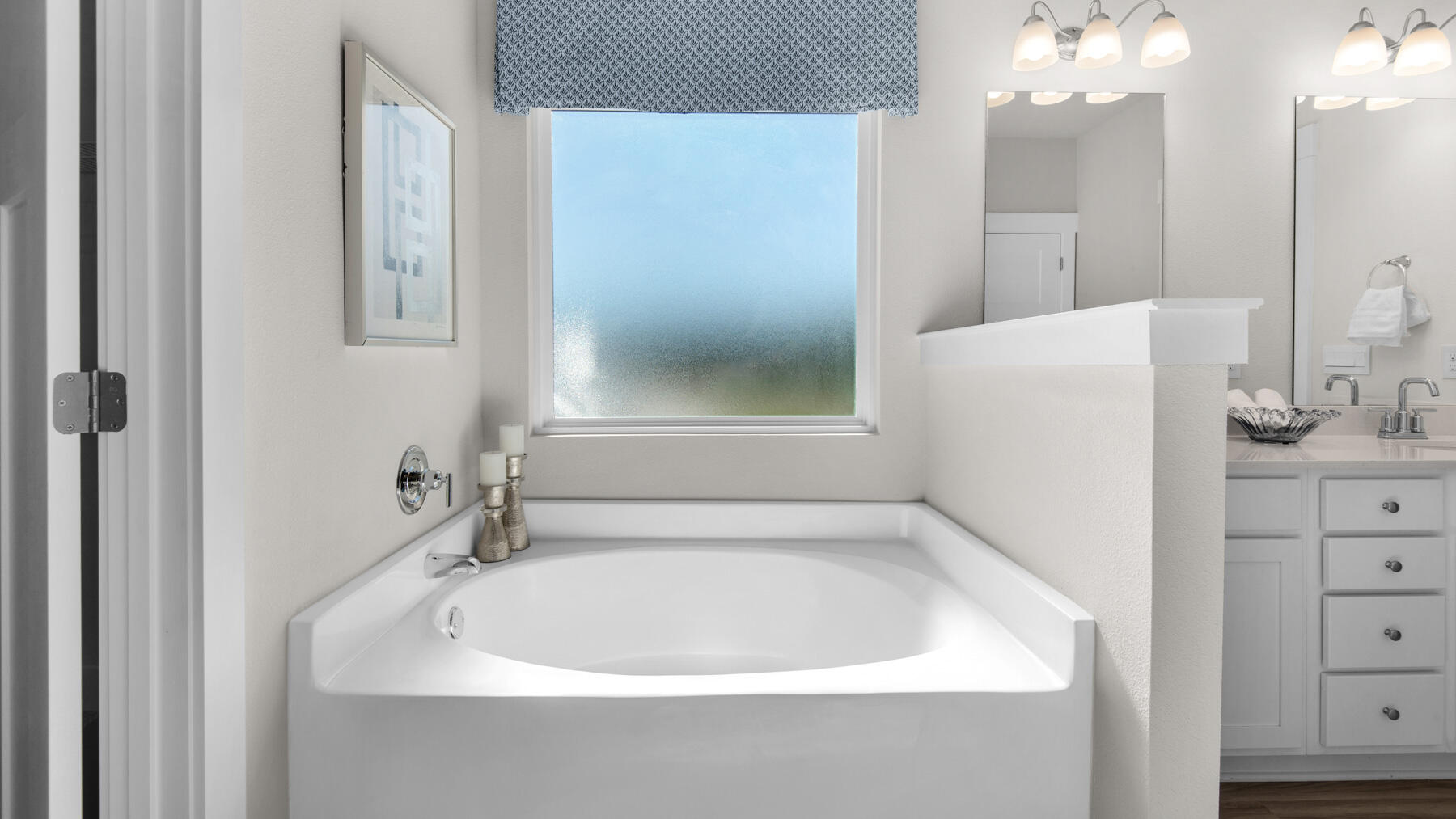 Roman Oaks - Residential