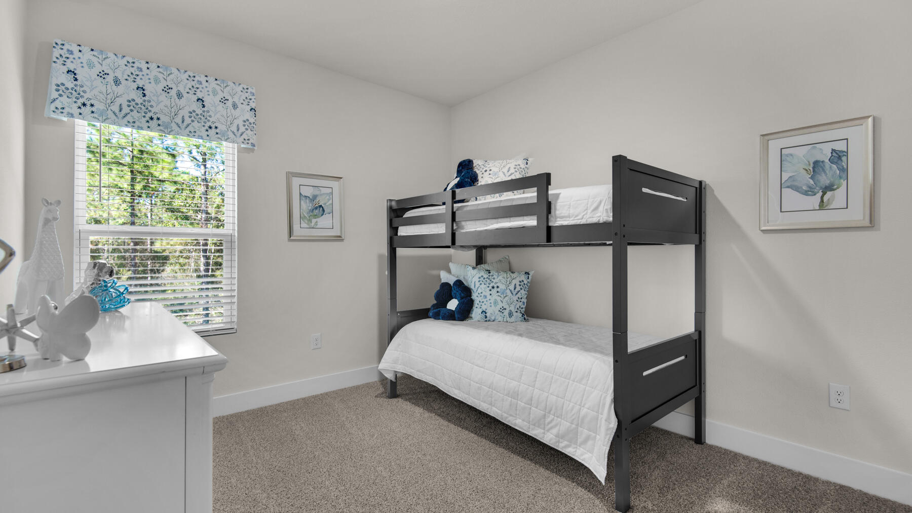 Roman Oaks - Residential