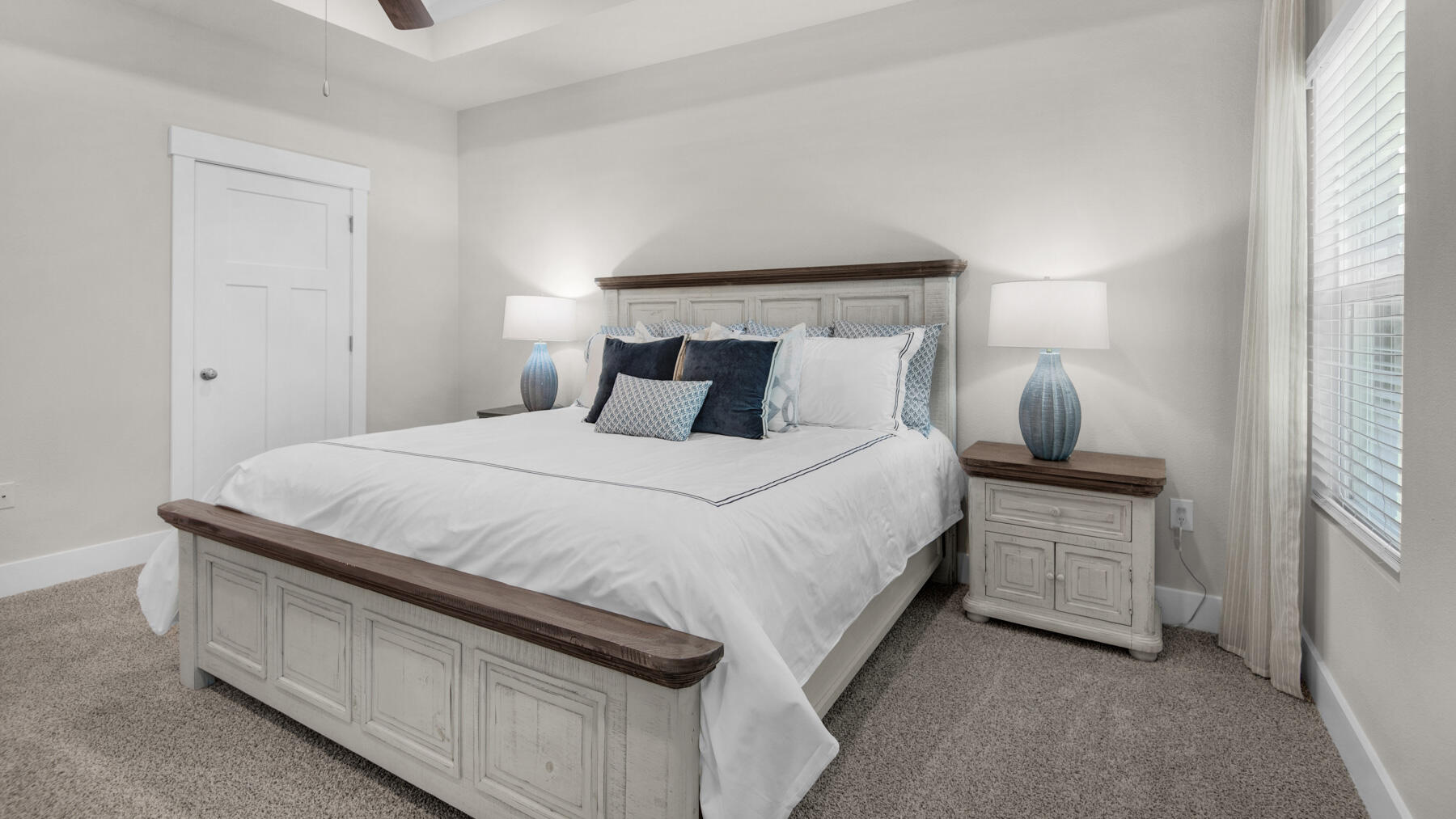 Roman Oaks - Residential