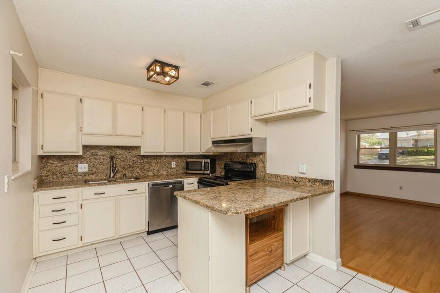 PINECREST HILLS - Residential