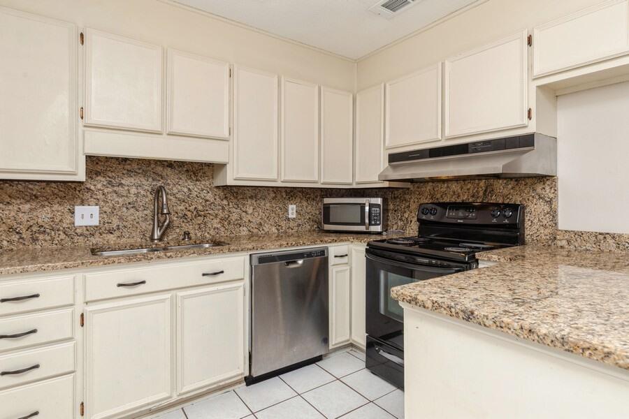 PINECREST HILLS - Residential