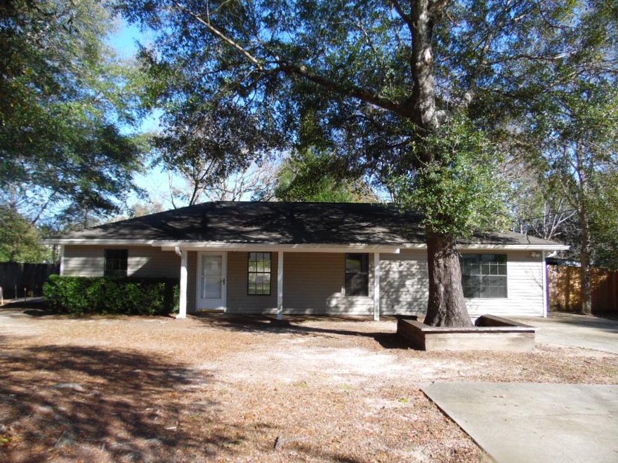 Four Bedroom, two bathroom, one story home located North of Crestview, but still convenient to everything that Crestview has to offer! There is over 1400 sq ft on 0.36 acres +/- and the huge back yard has a privacy fence. The home needs cosmetic work but is a great opportunity for some sweat equity! Home to be sold ''AS IS''.