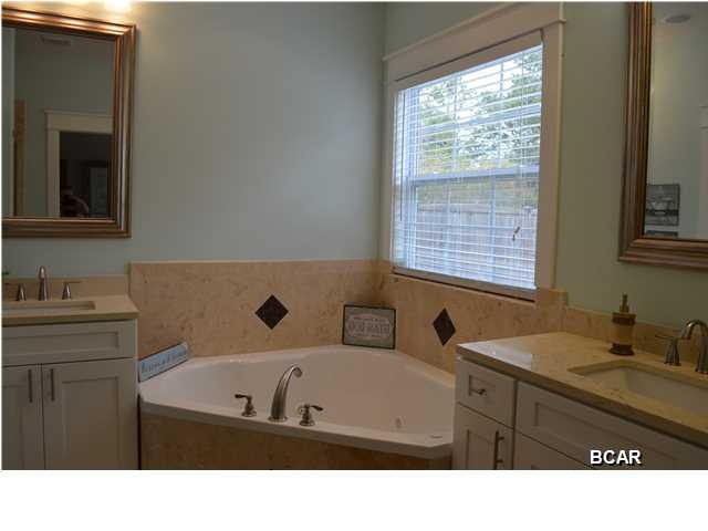 PARADISE GROVE - Residential