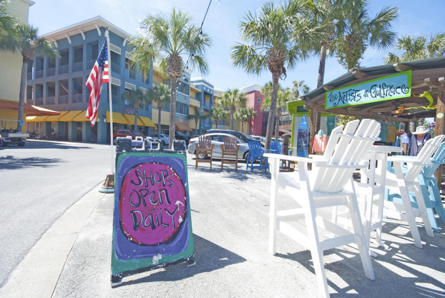 Gulf Place Courtyard - Residential