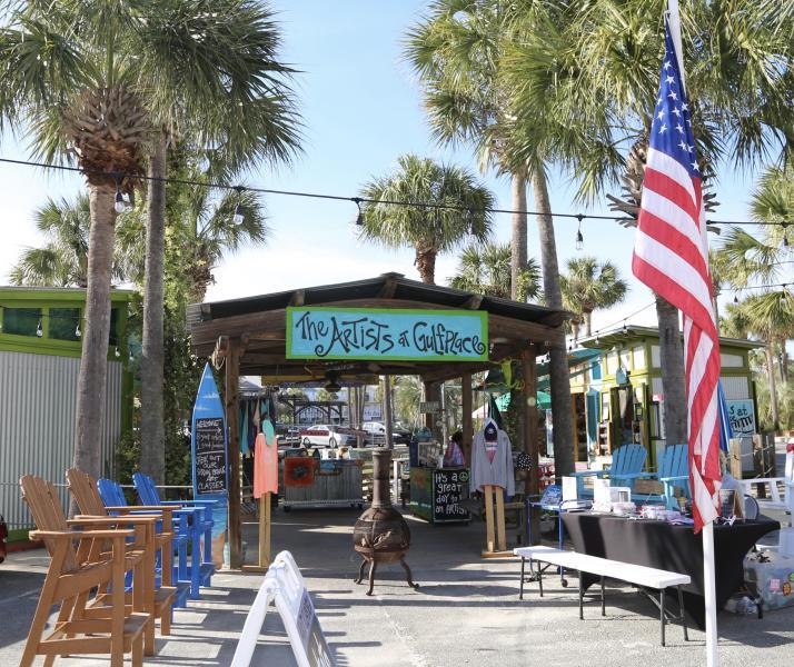 Gulf Place Courtyard - Residential