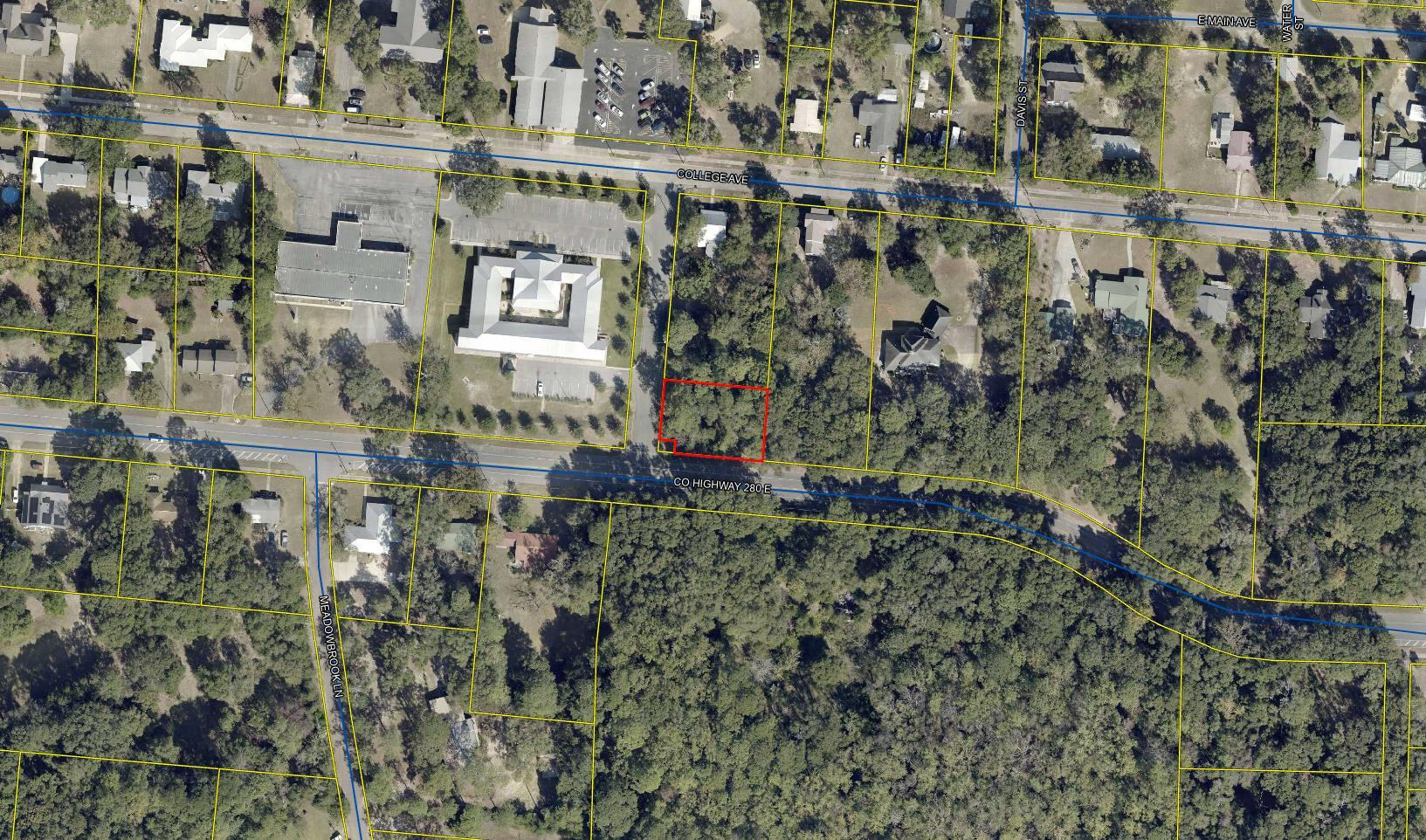 Nearly a quarter acre vacant lot with C2 zoning in the heart of Defuniak Springs and only a short stroll down Bay Ave to the picturesque lake-yard.  Good visibility and in close proximity to county offices and the board of county commissioners.  C2 zoning allows for a great deal of potential uses.