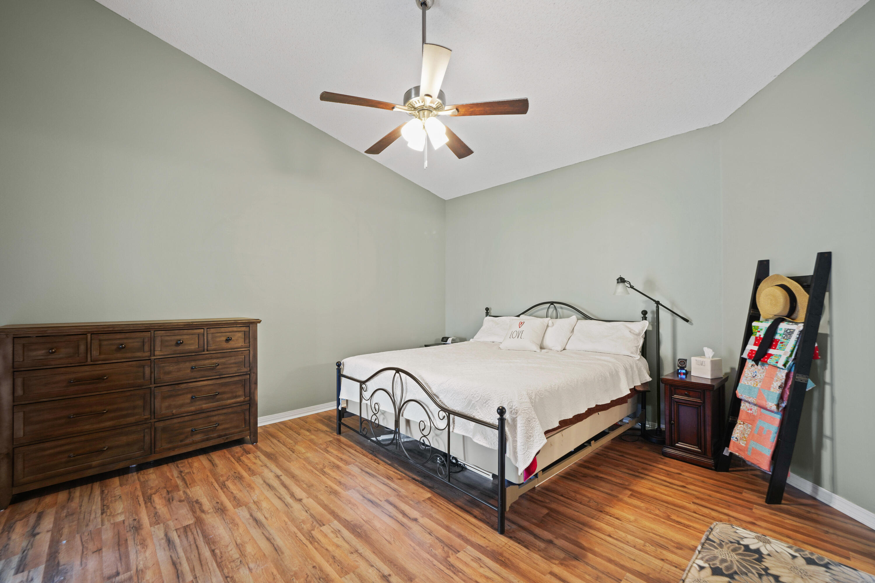 IVALEA GARDENS - Residential