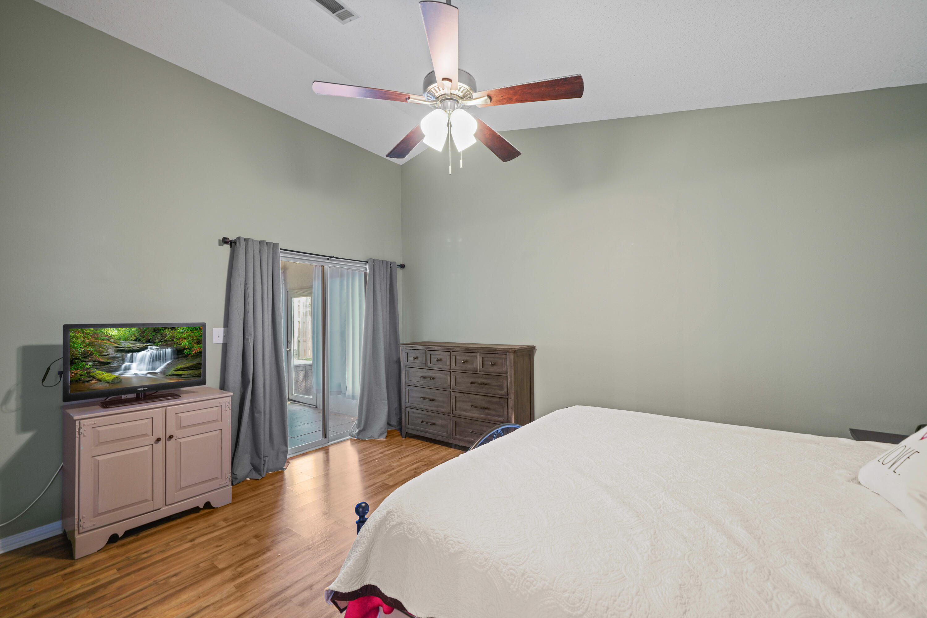 IVALEA GARDENS - Residential