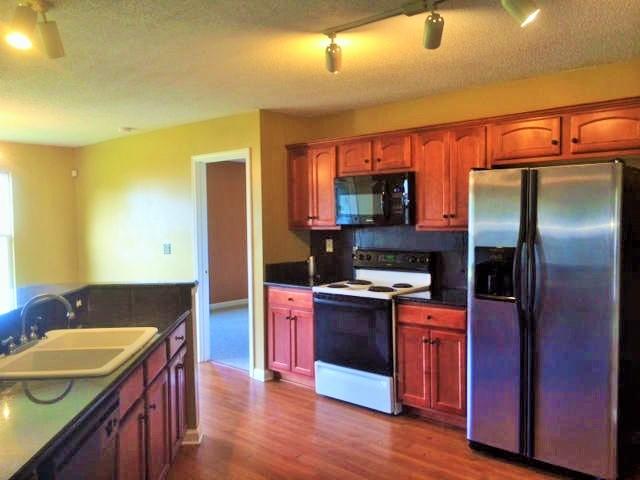 LEE FARM - Residential