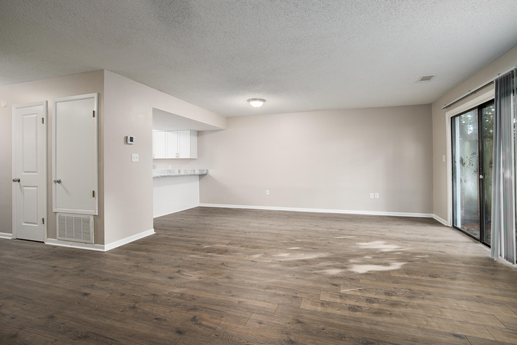 PINE SHADOWS T/H 1ST ADDN - Residential