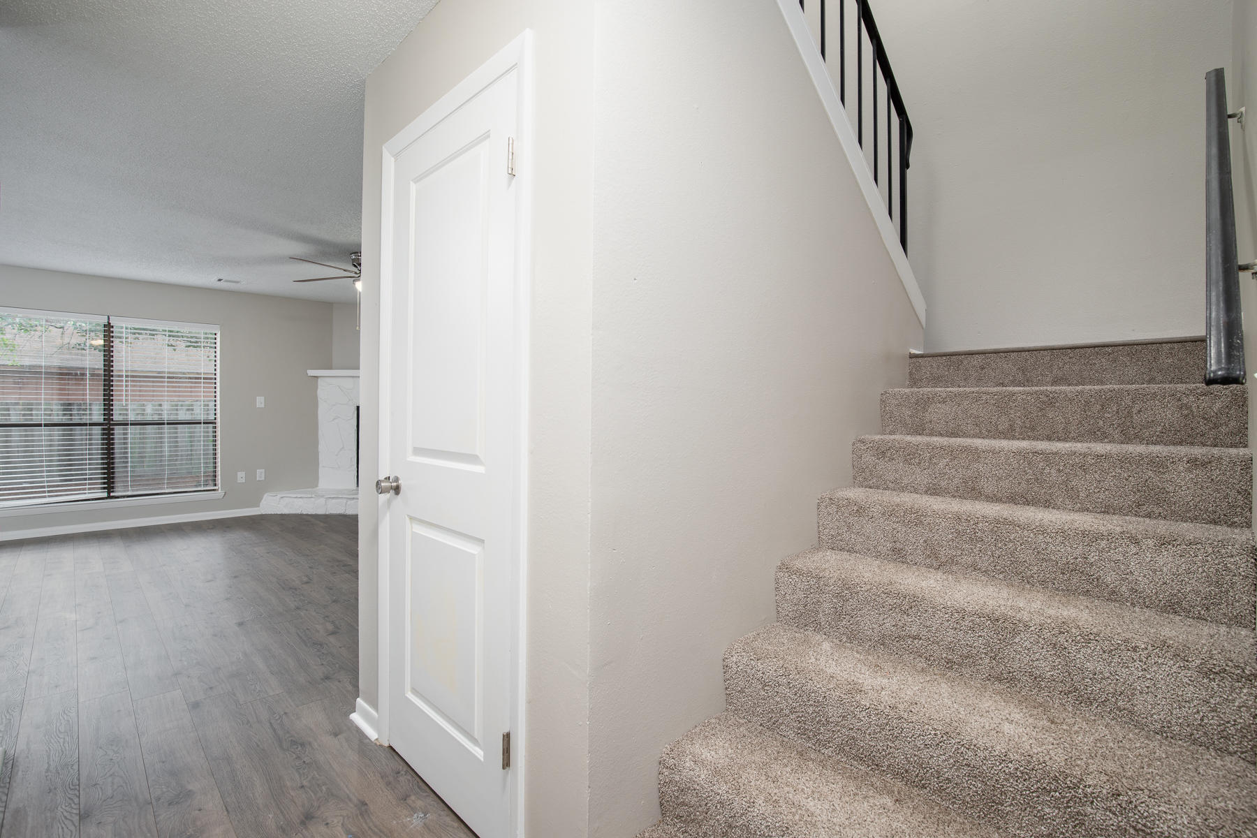 PINE SHADOWS T/H 1ST ADDN - Residential