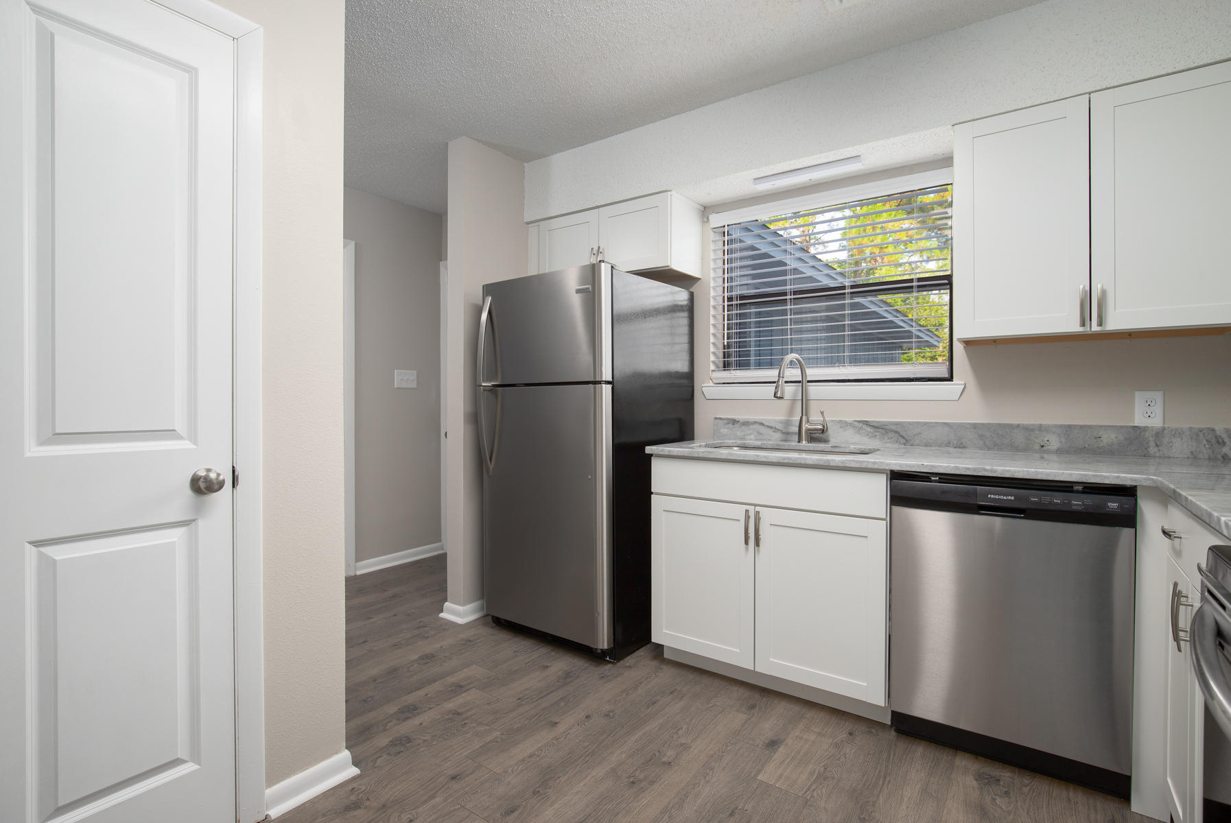 PINE SHADOWS T/H 1ST ADDN - Residential