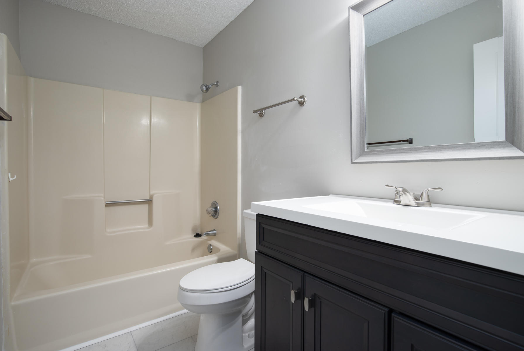 PINE SHADOWS T/H 1ST ADDN - Residential