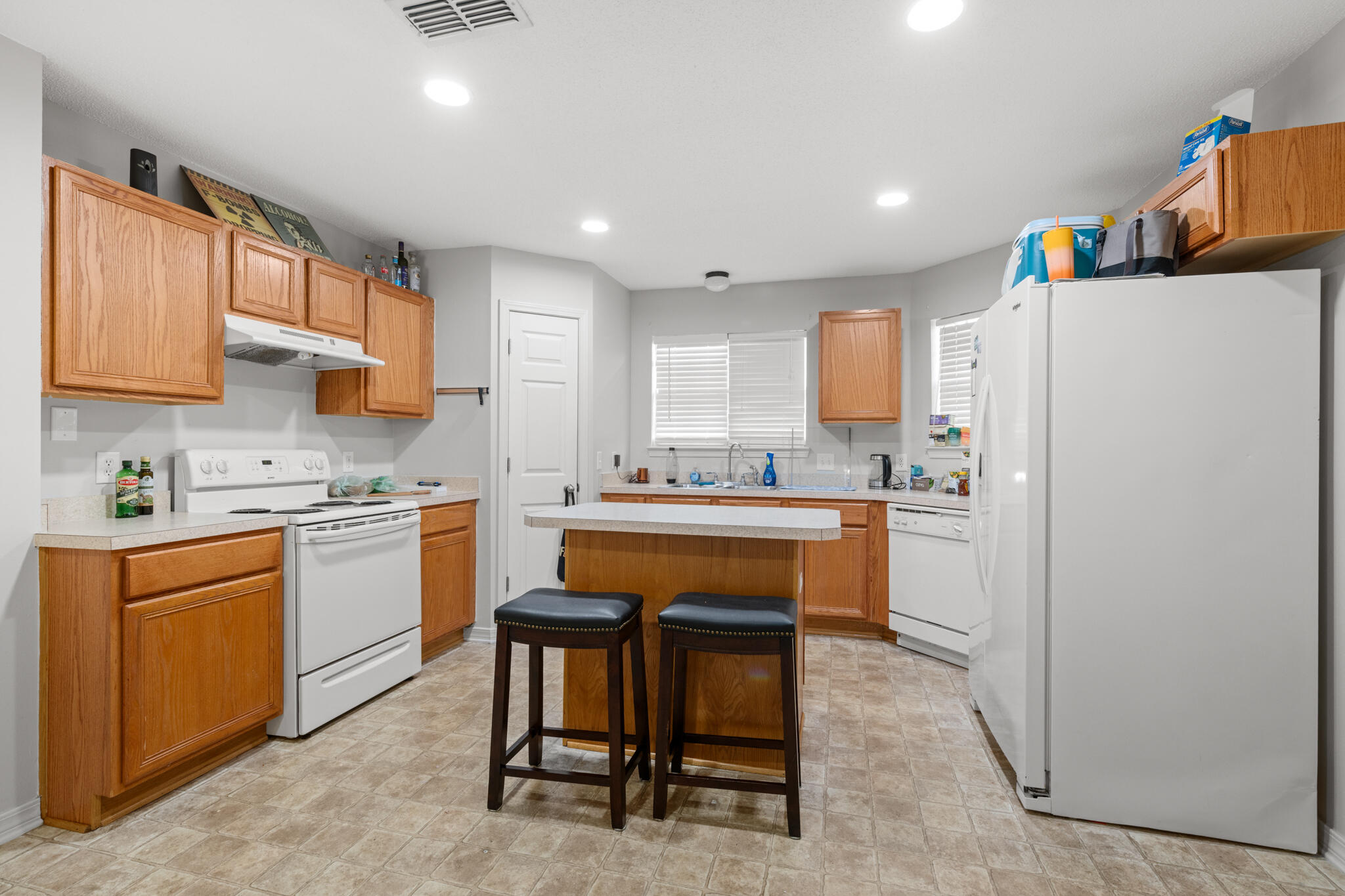 COUNTRYVIEW ESTATES - Residential Lease