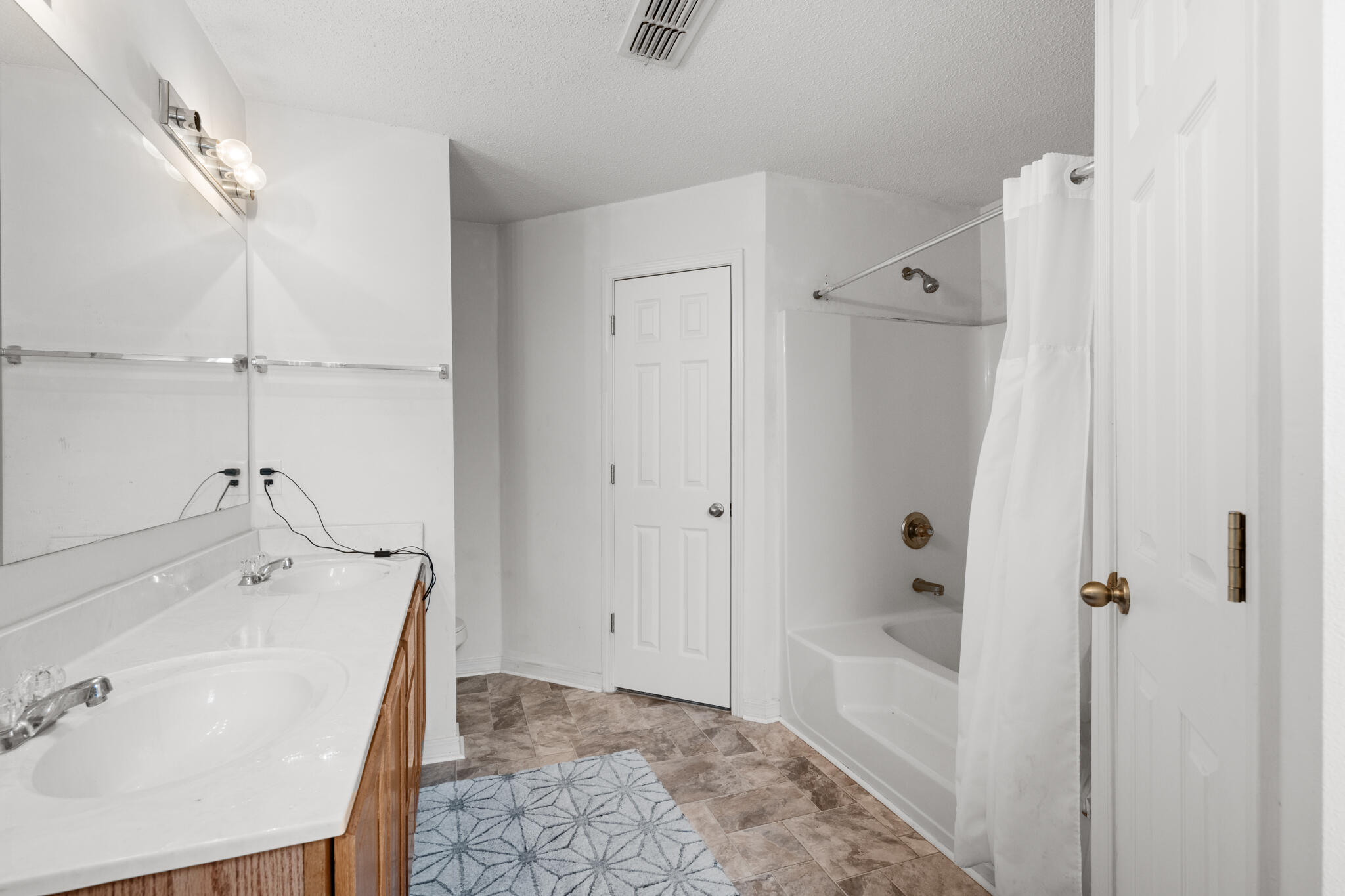COUNTRYVIEW ESTATES - Residential Lease