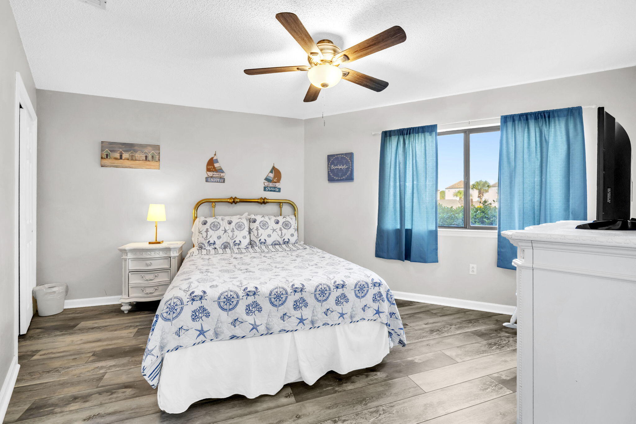 CRYSTAL VILLAGE 2 CONDO PH 4 - Residential
