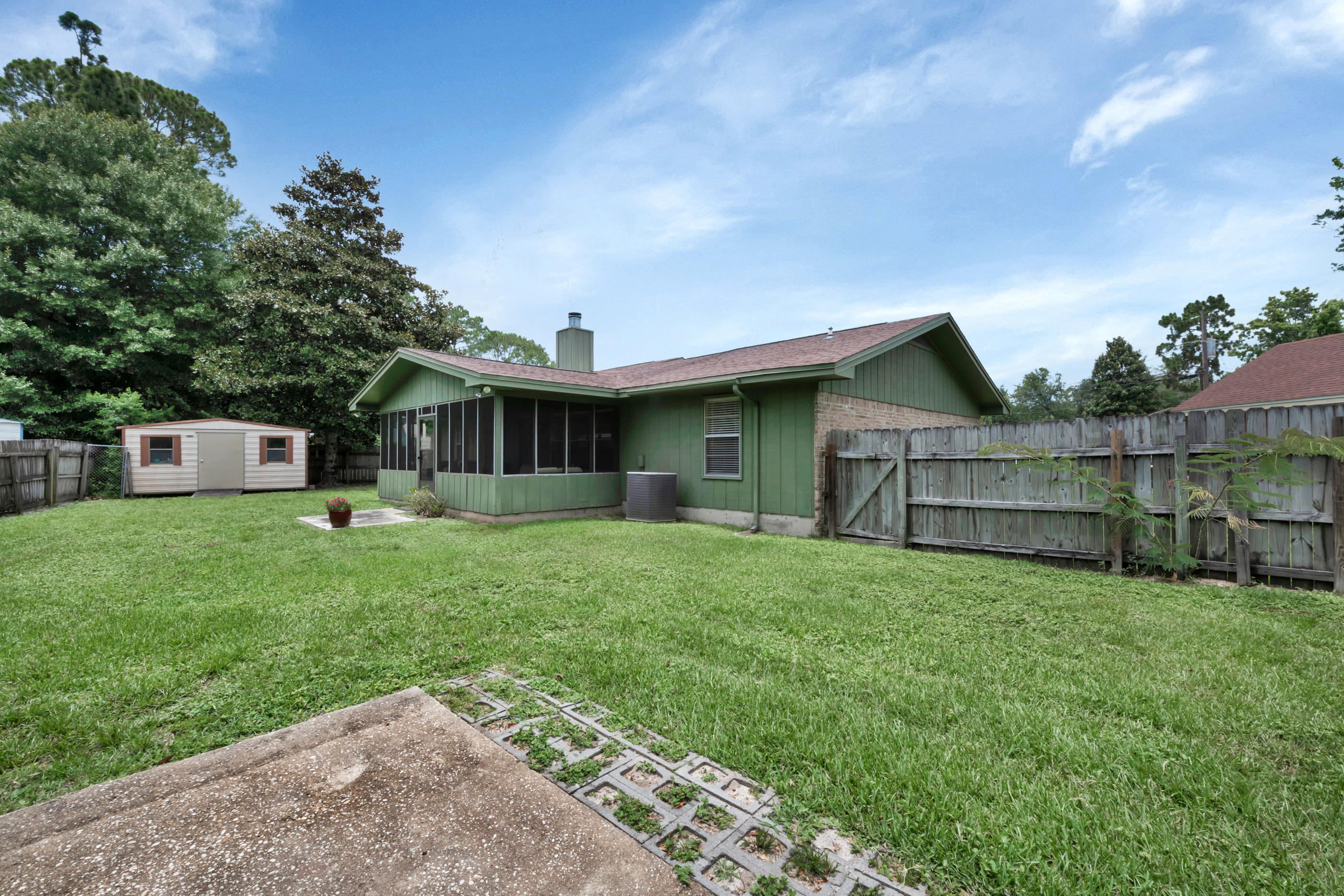 TANGLEWOOD S/D 1ST ADDN - Residential