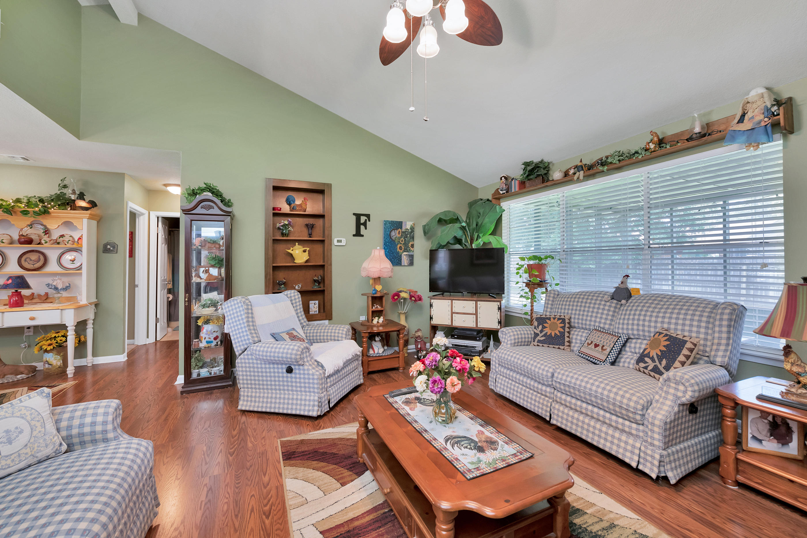 TANGLEWOOD S/D 1ST ADDN - Residential