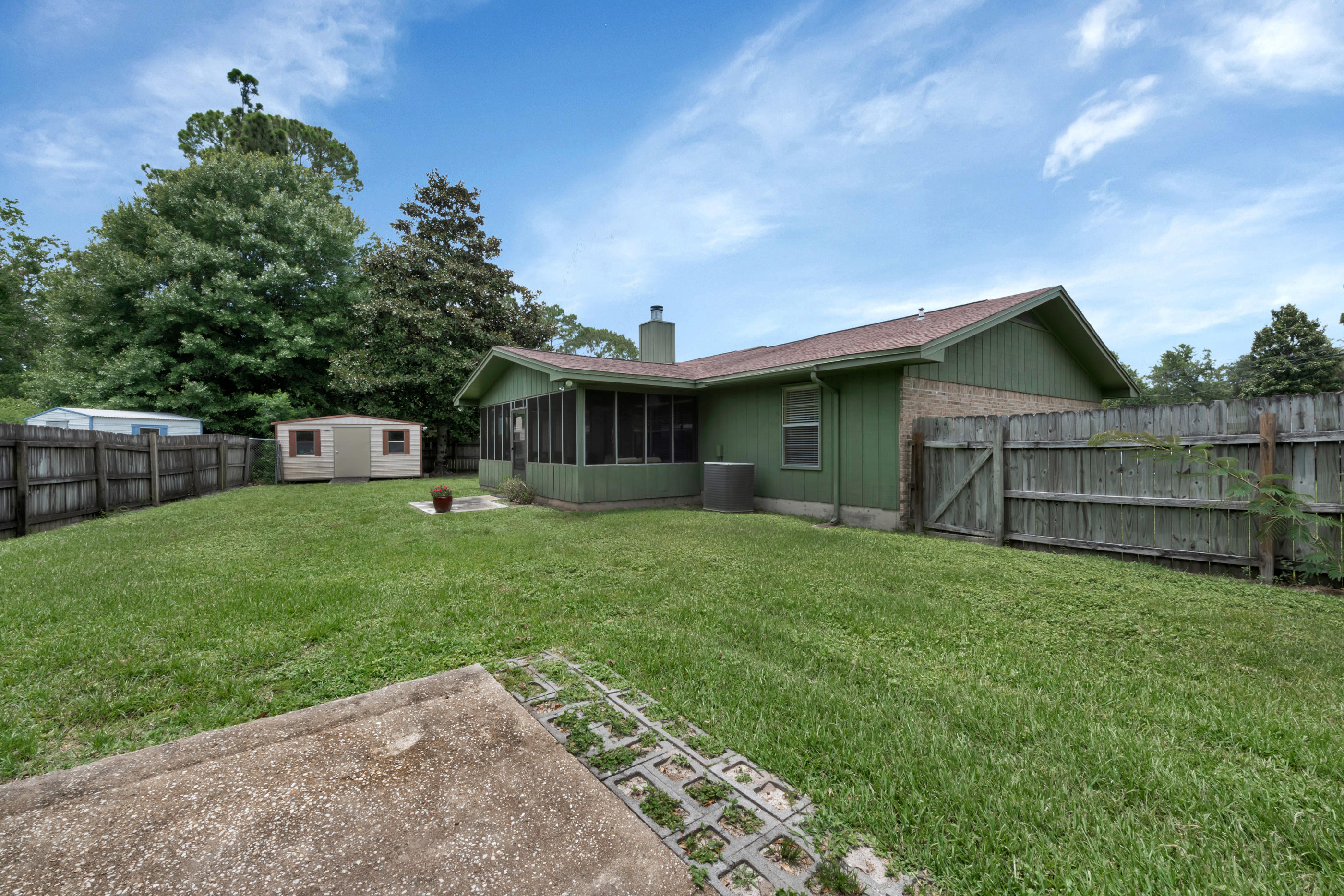 TANGLEWOOD S/D 1ST ADDN - Residential