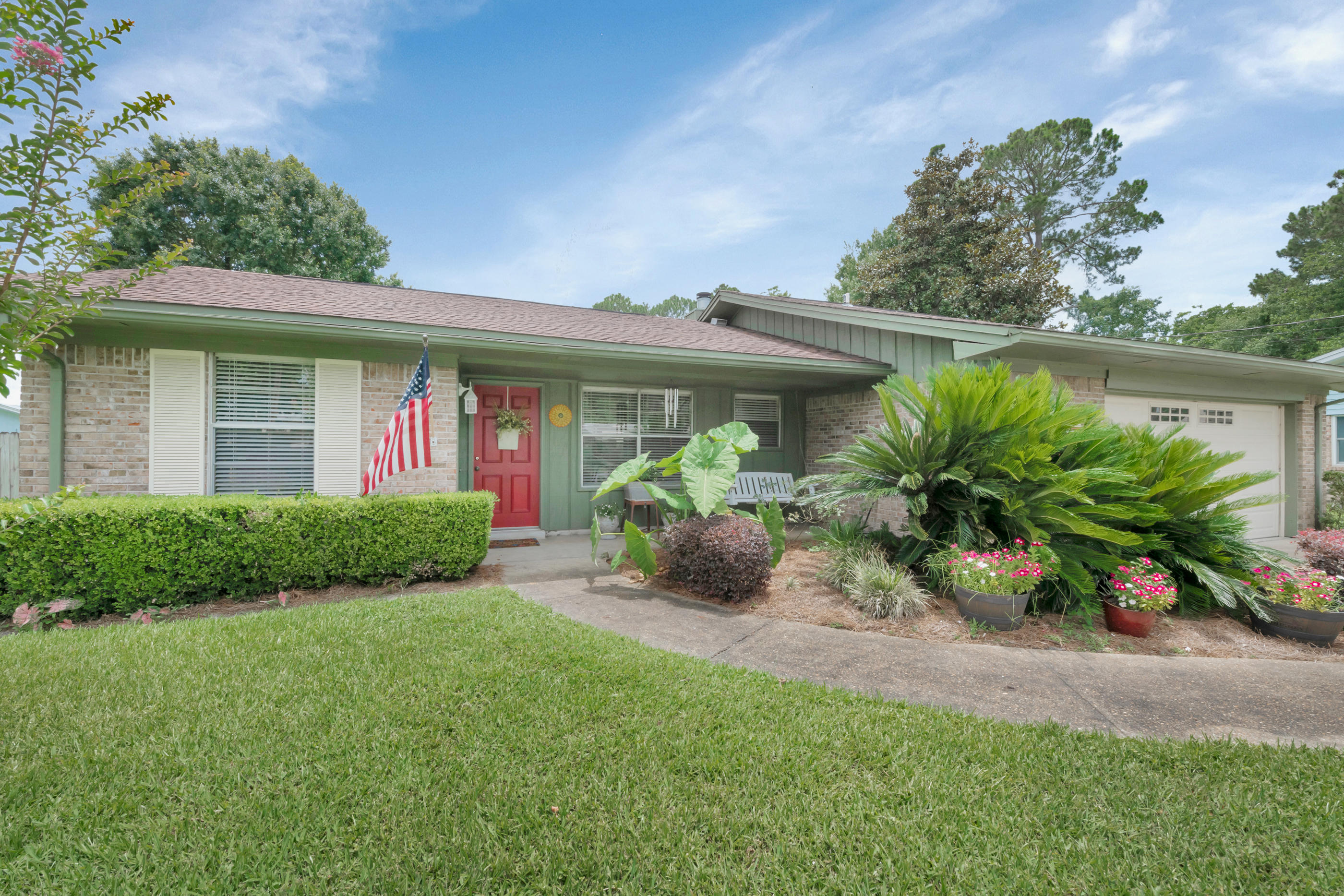 TANGLEWOOD S/D 1ST ADDN - Residential