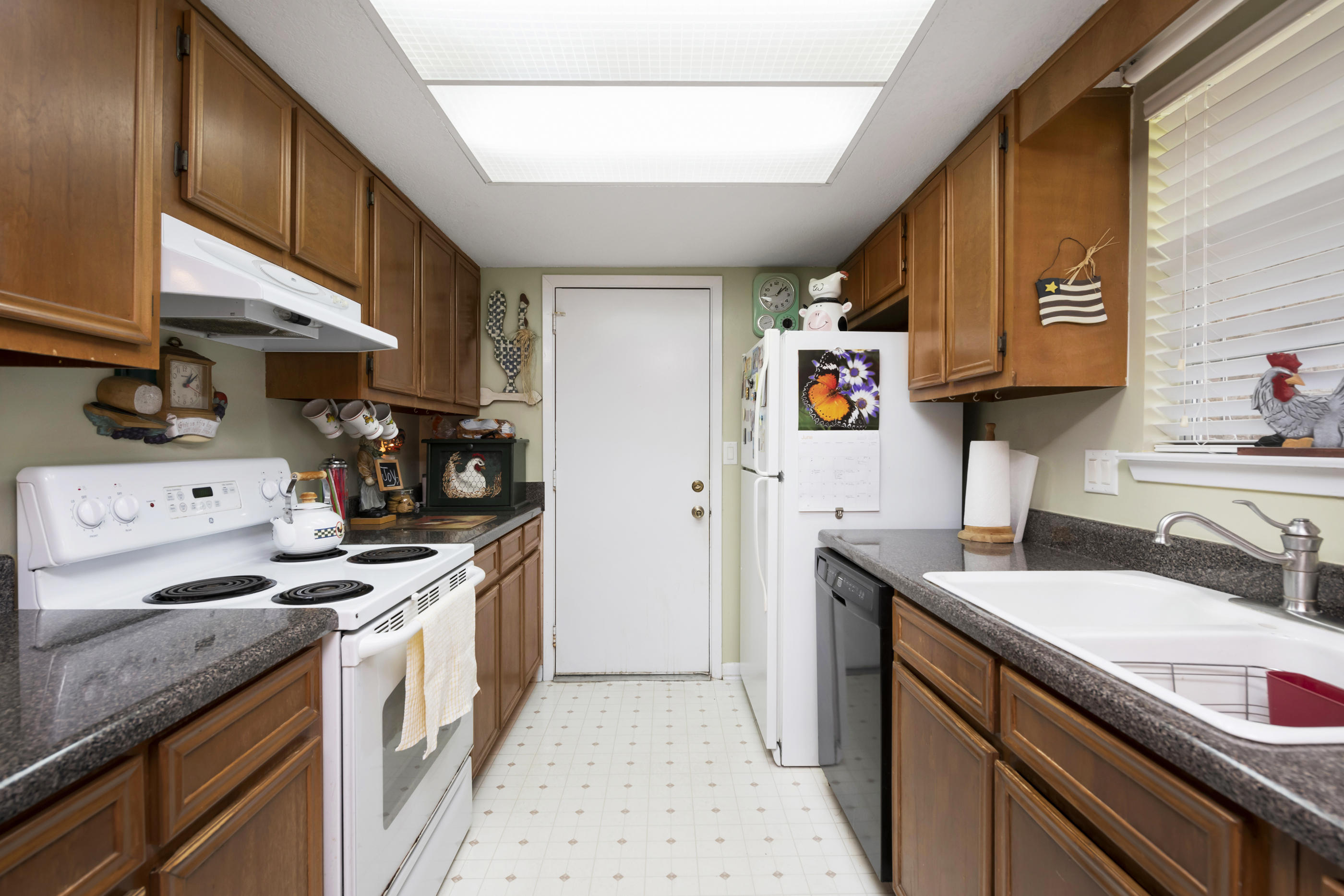 TANGLEWOOD S/D 1ST ADDN - Residential