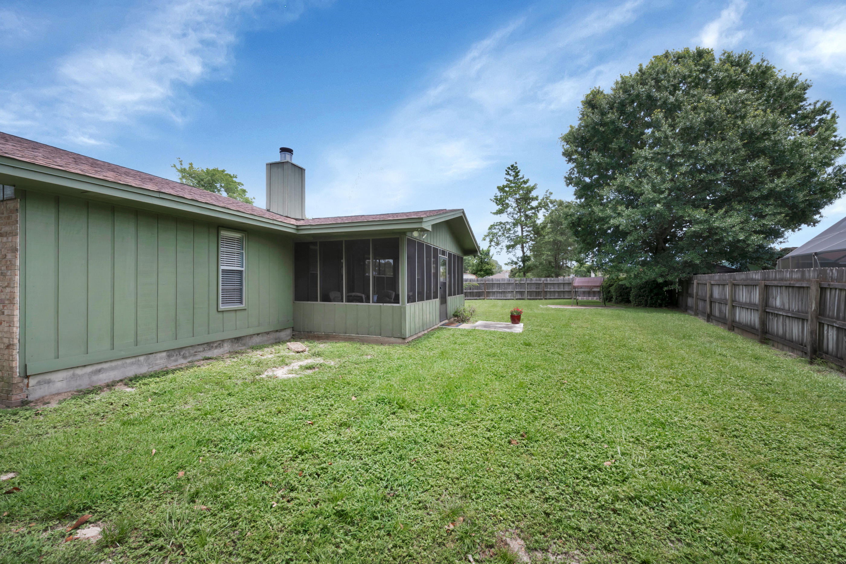 TANGLEWOOD S/D 1ST ADDN - Residential