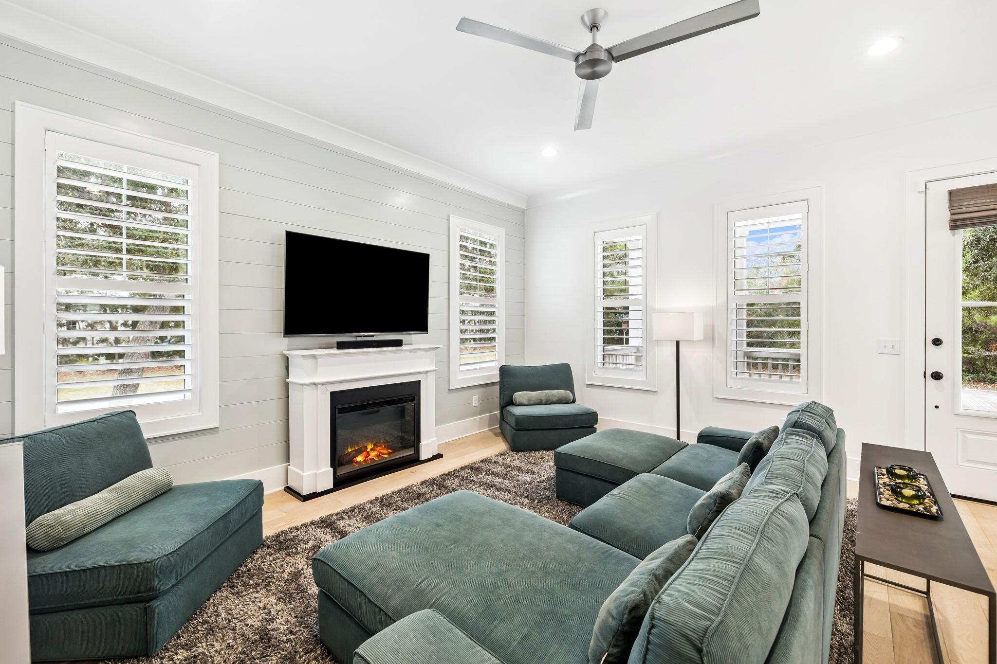 GRAYTON BAYOU - Residential