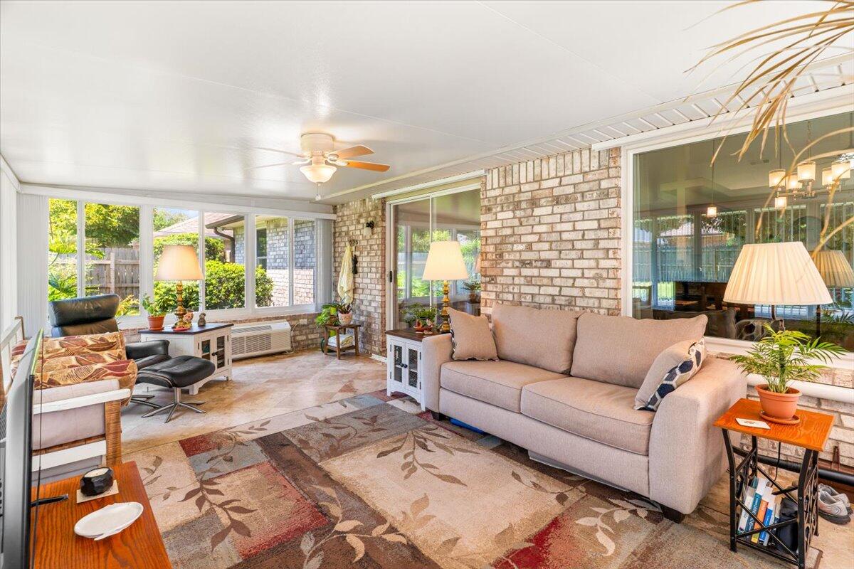 VILLA DANIELLE 1ST ADDN - Residential