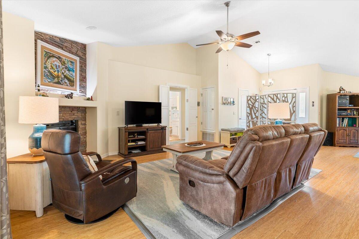 VILLA DANIELLE 1ST ADDN - Residential