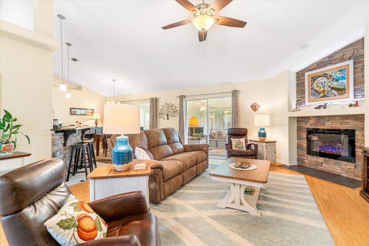 VILLA DANIELLE 1ST ADDN - Residential