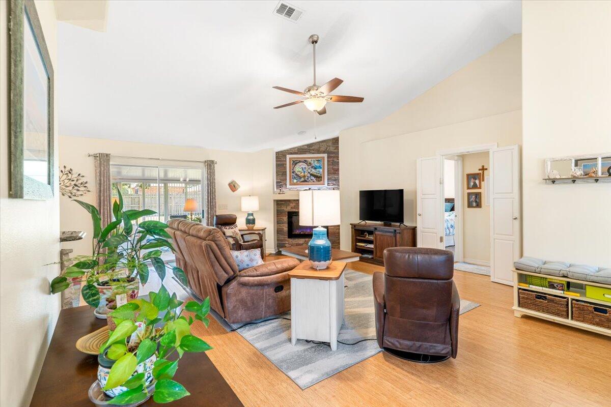 VILLA DANIELLE 1ST ADDN - Residential