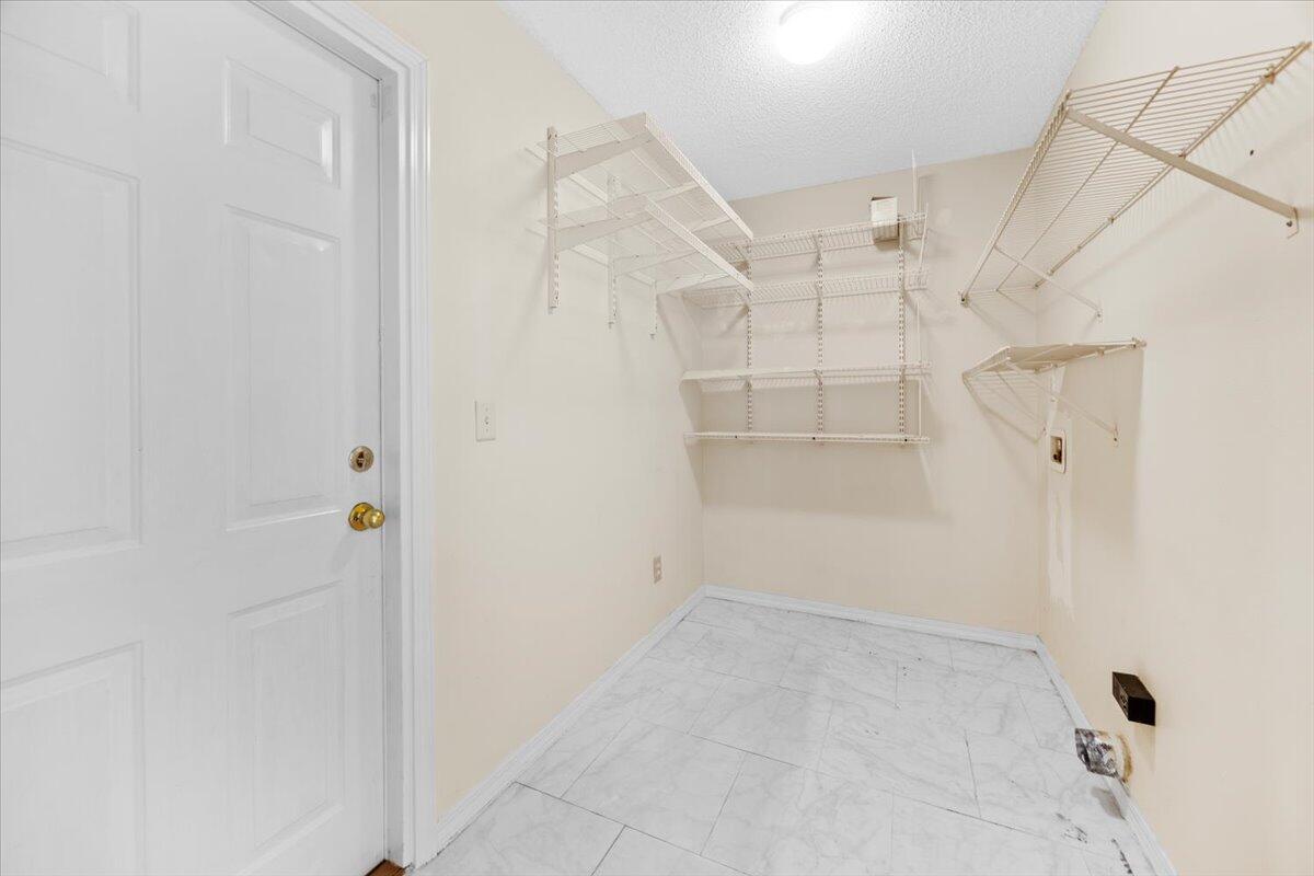 VILLA DANIELLE 1ST ADDN - Residential