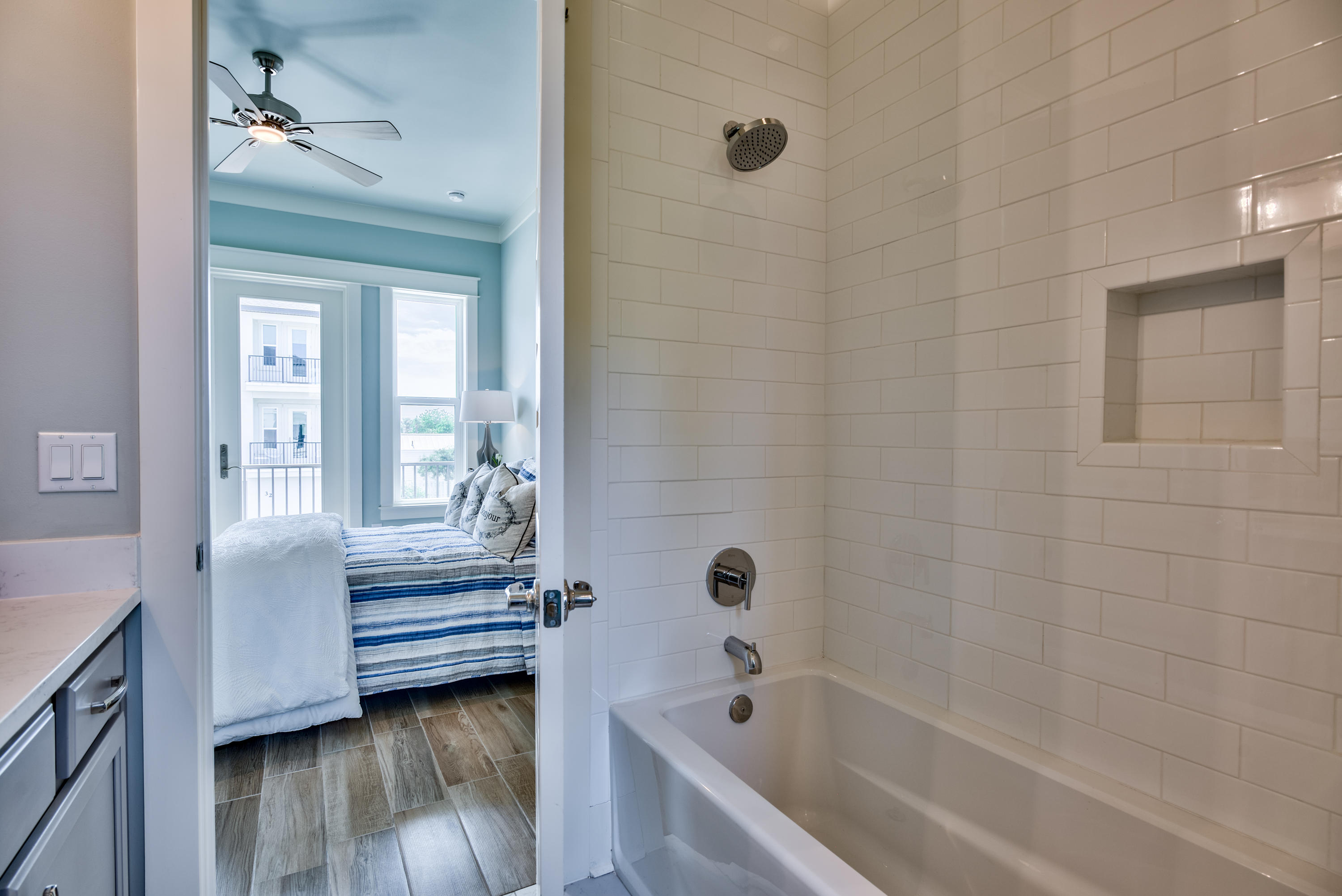 HIDDEN PALMS - Residential