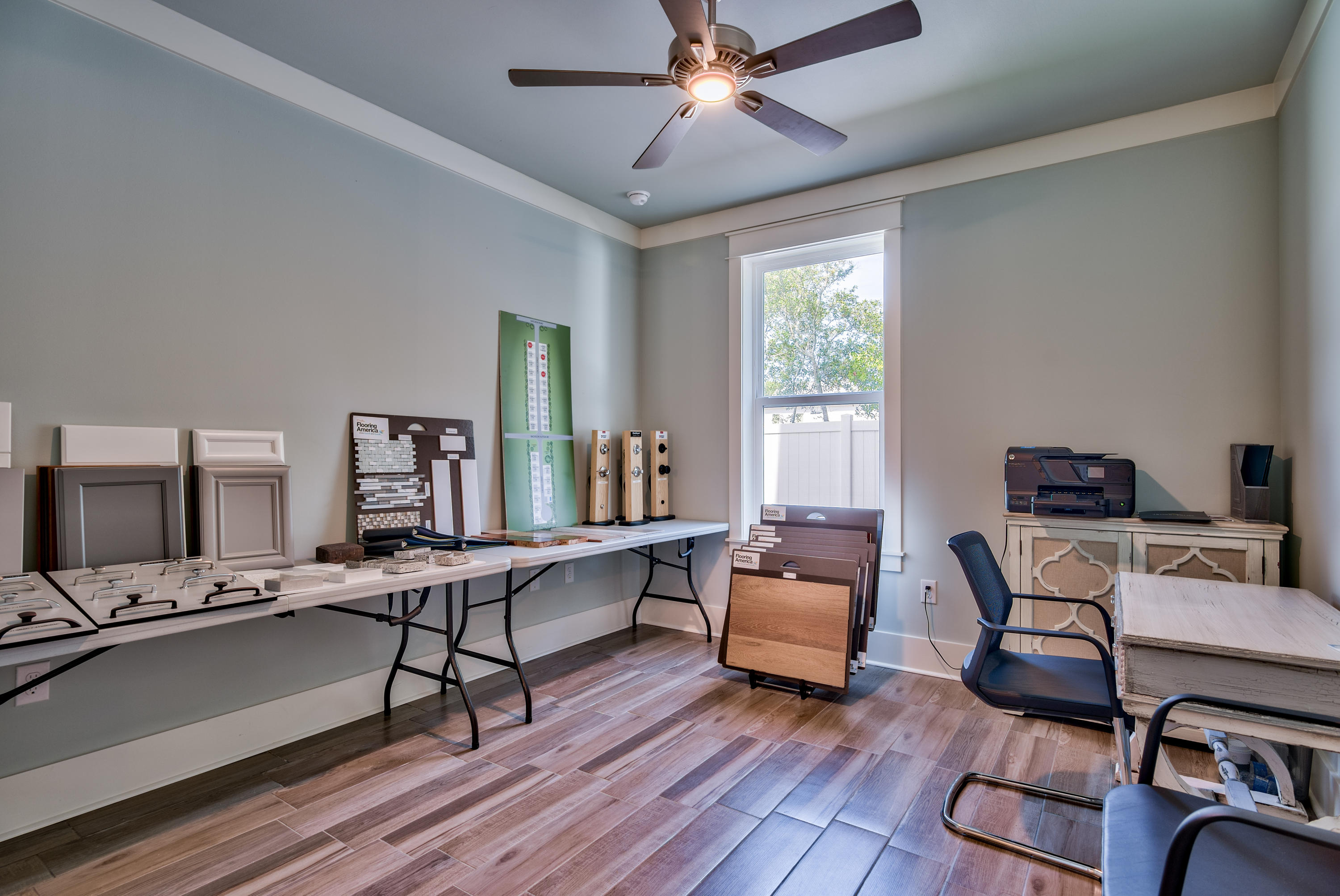 HIDDEN PALMS - Residential