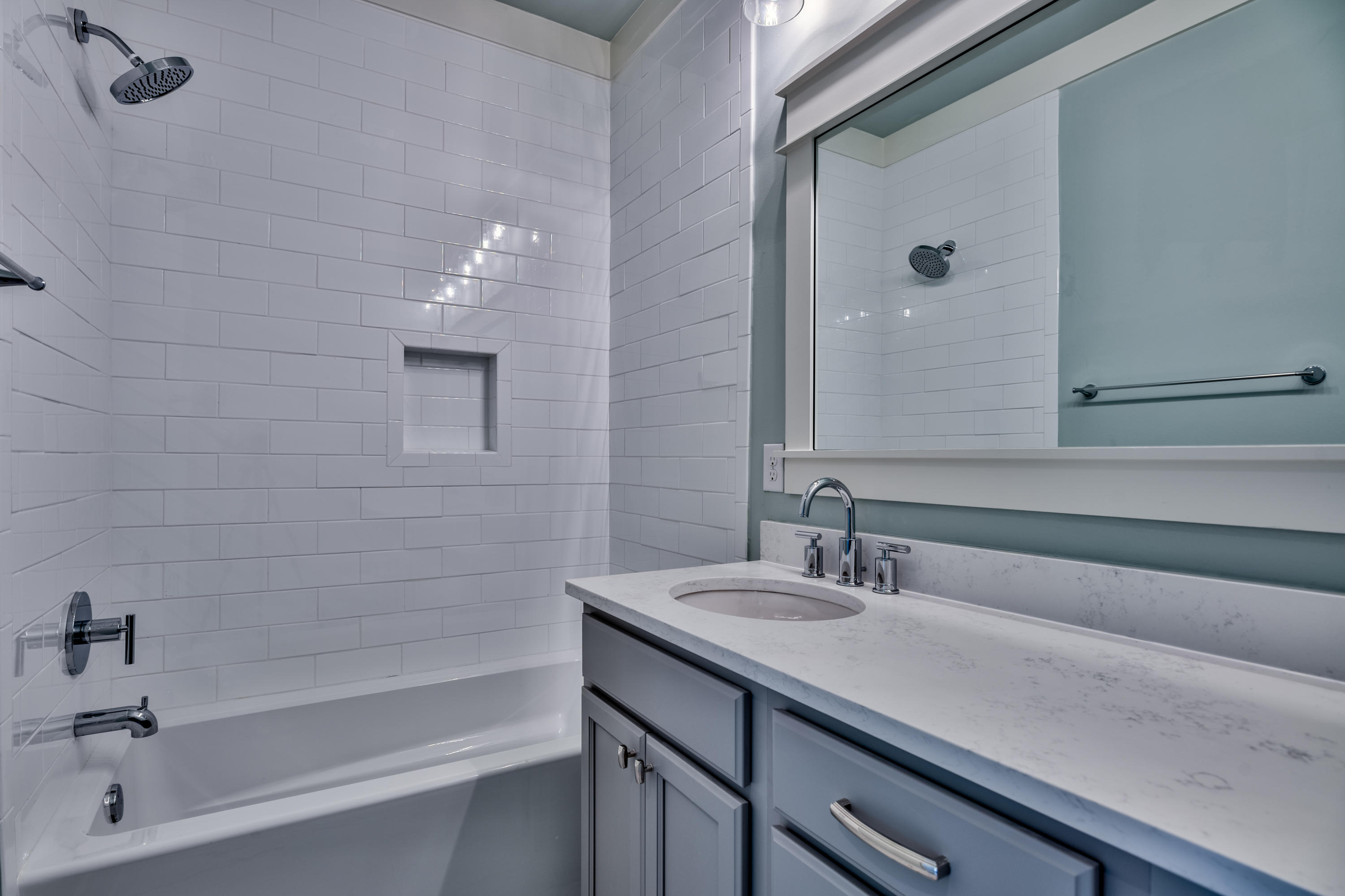 HIDDEN PALMS - Residential