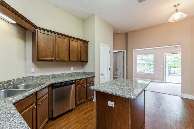 SILVER SPRINGS EST - Residential