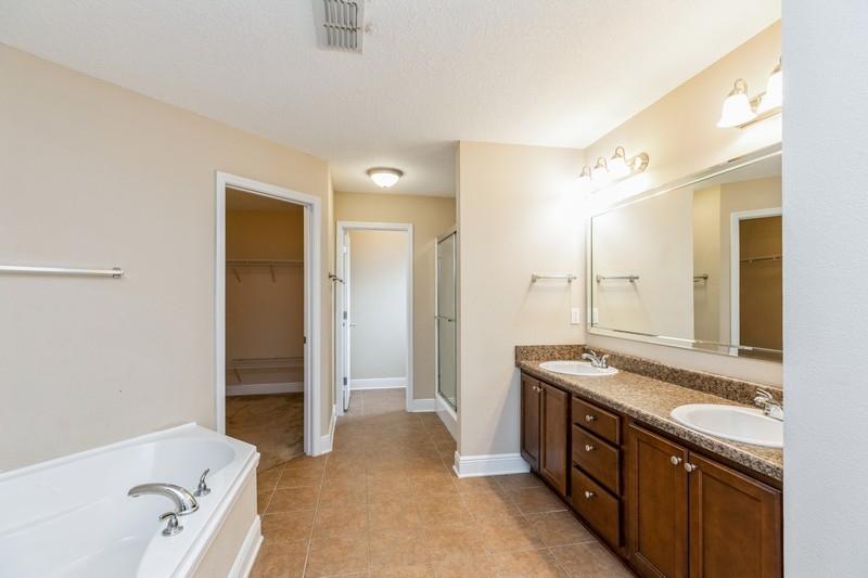 SILVER SPRINGS EST - Residential