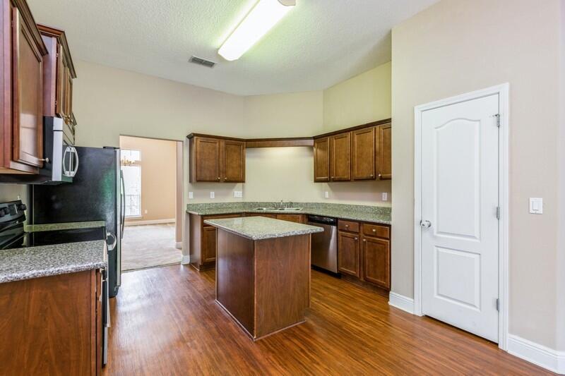 SILVER SPRINGS EST - Residential