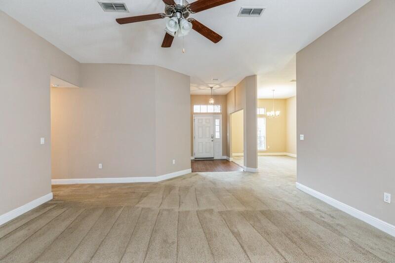 SILVER SPRINGS EST - Residential