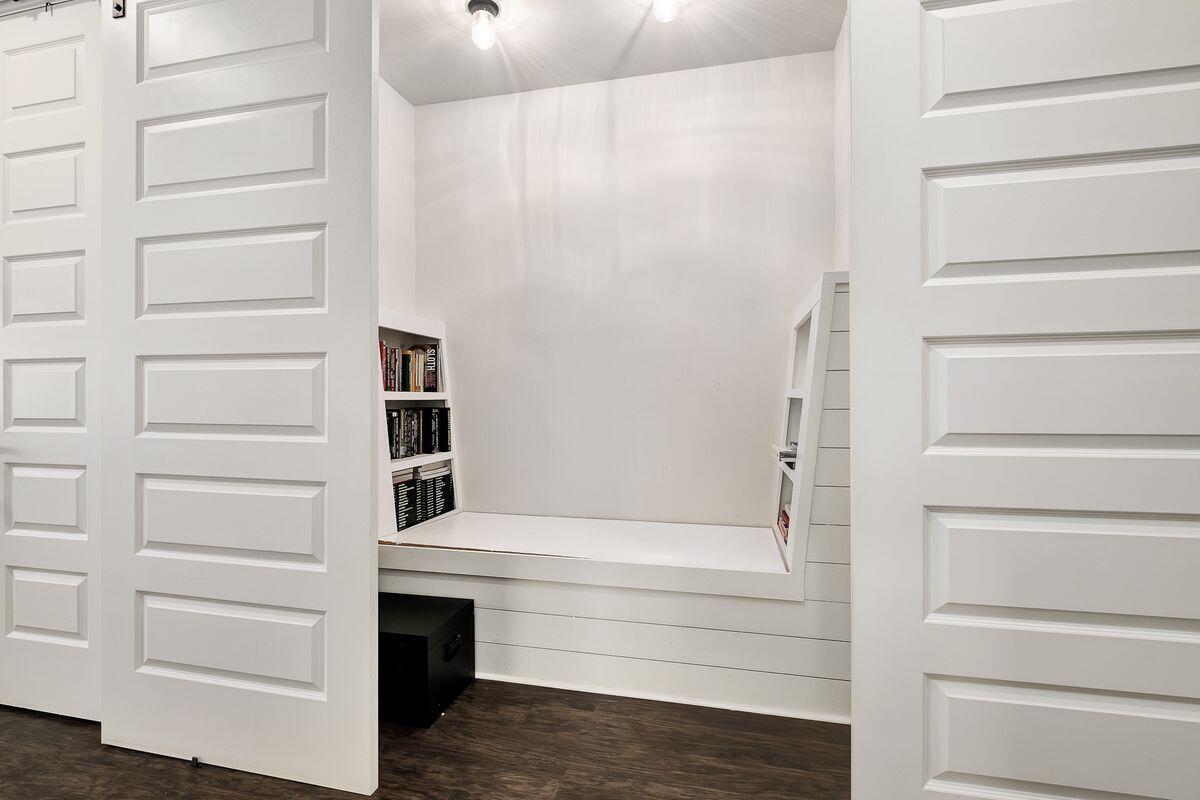 MAGNOLIA BEACH - Residential