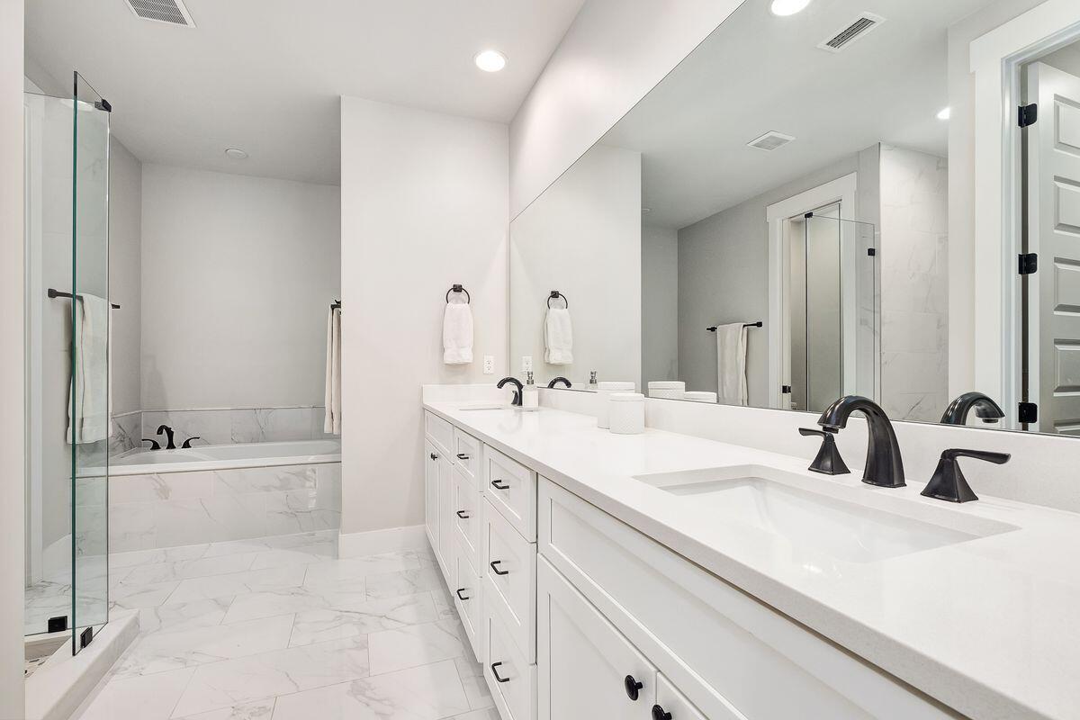 MAGNOLIA BEACH - Residential