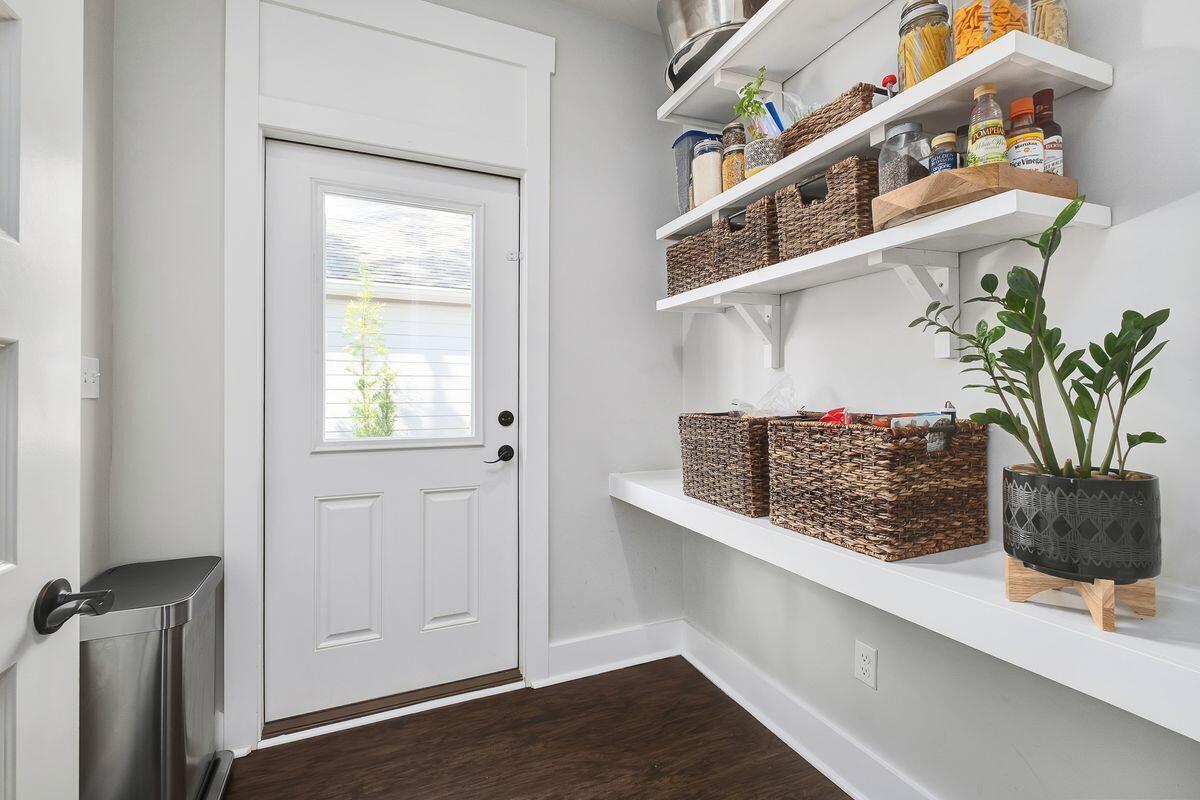 MAGNOLIA BEACH - Residential