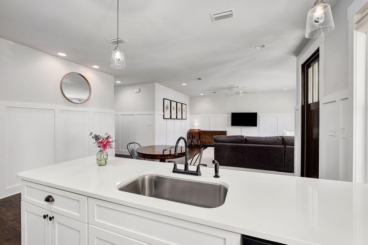 MAGNOLIA BEACH - Residential