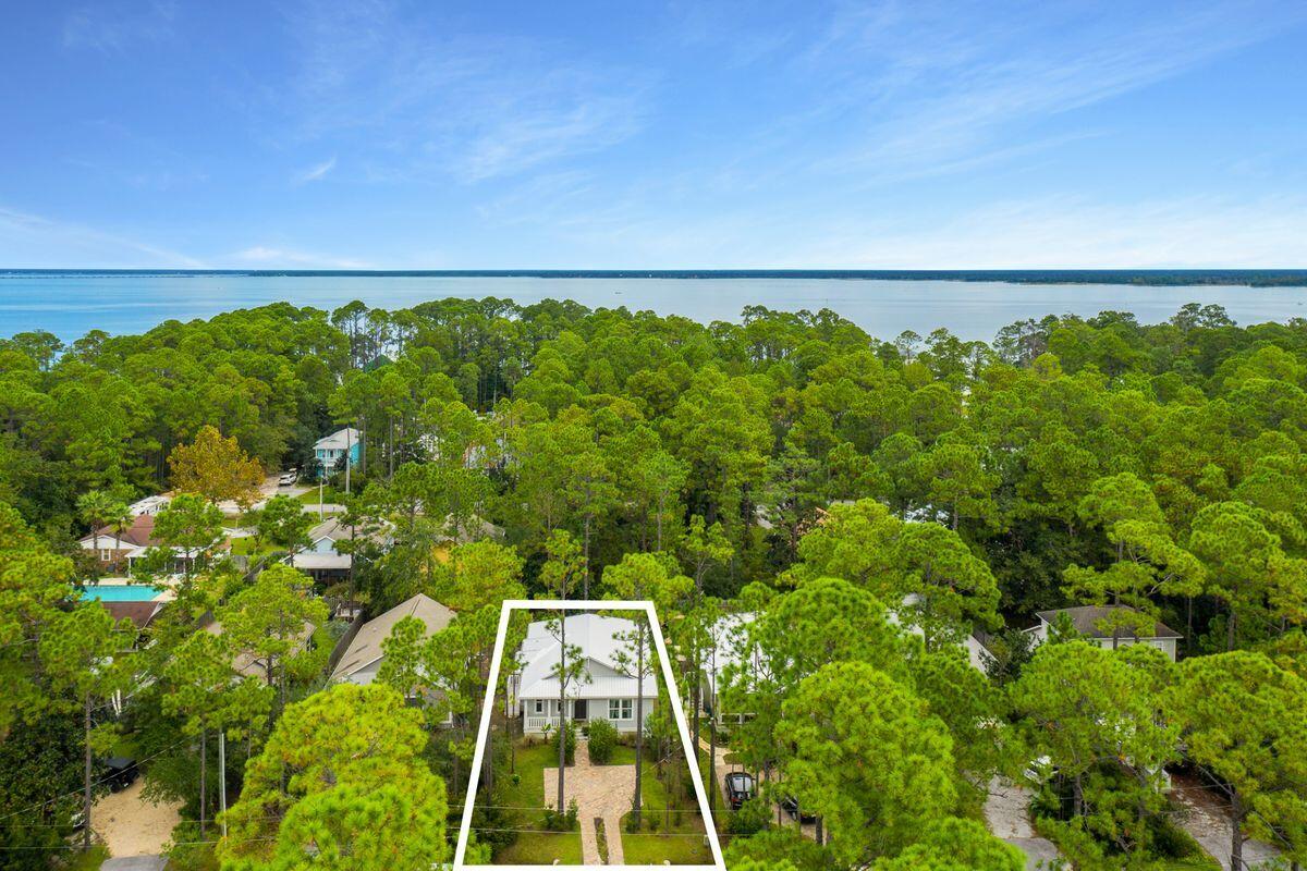 MAGNOLIA BEACH - Residential