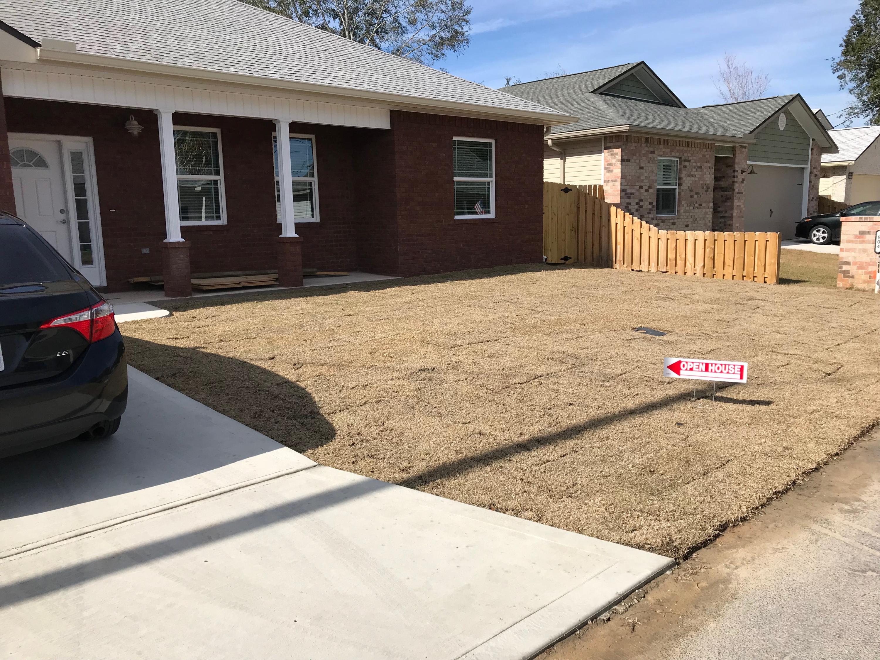 802 Dawes Road - Residential